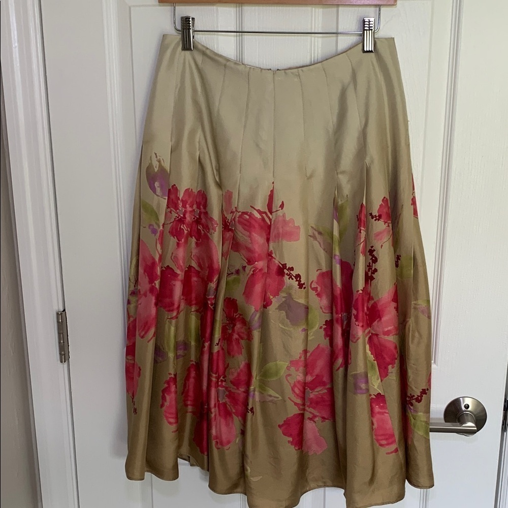 Jones, New York silk pleated floral skirt size 6